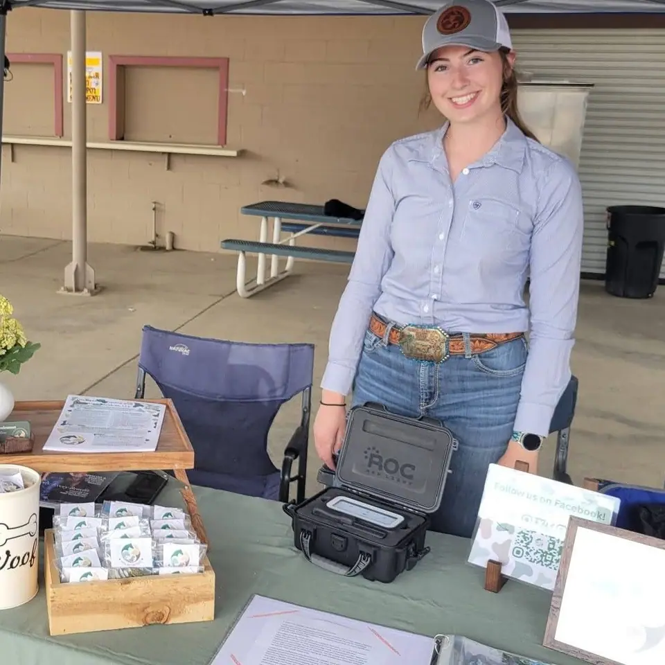 Sydnie at her booth at the Eastern San Diego County Junior Fair